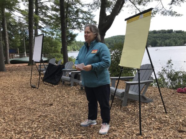 Julie Renaud Evans speaks at Buck's Ledge Planning Meeting.